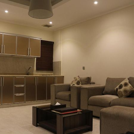 Valencia Hotel Suites Khobar Bagian luar foto