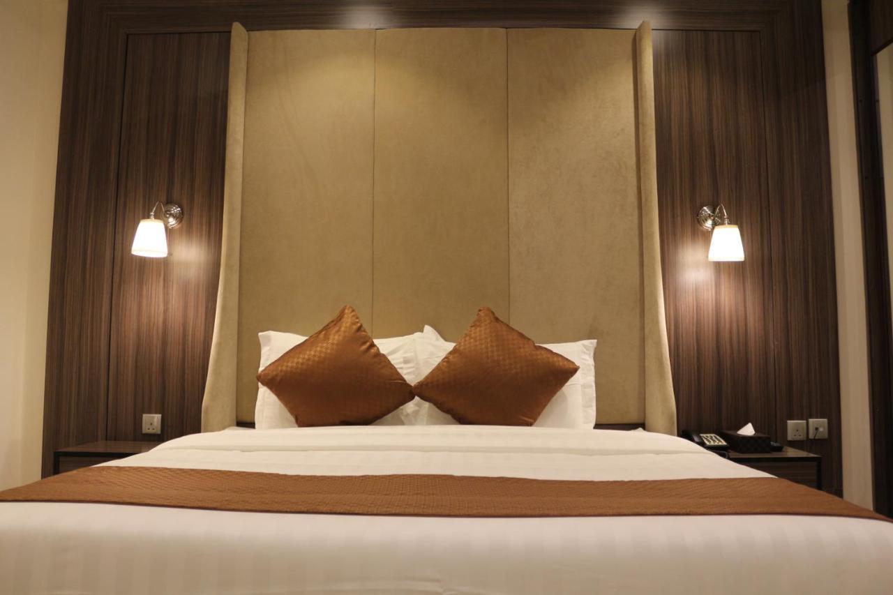 Valencia Hotel Suites Khobar Bagian luar foto