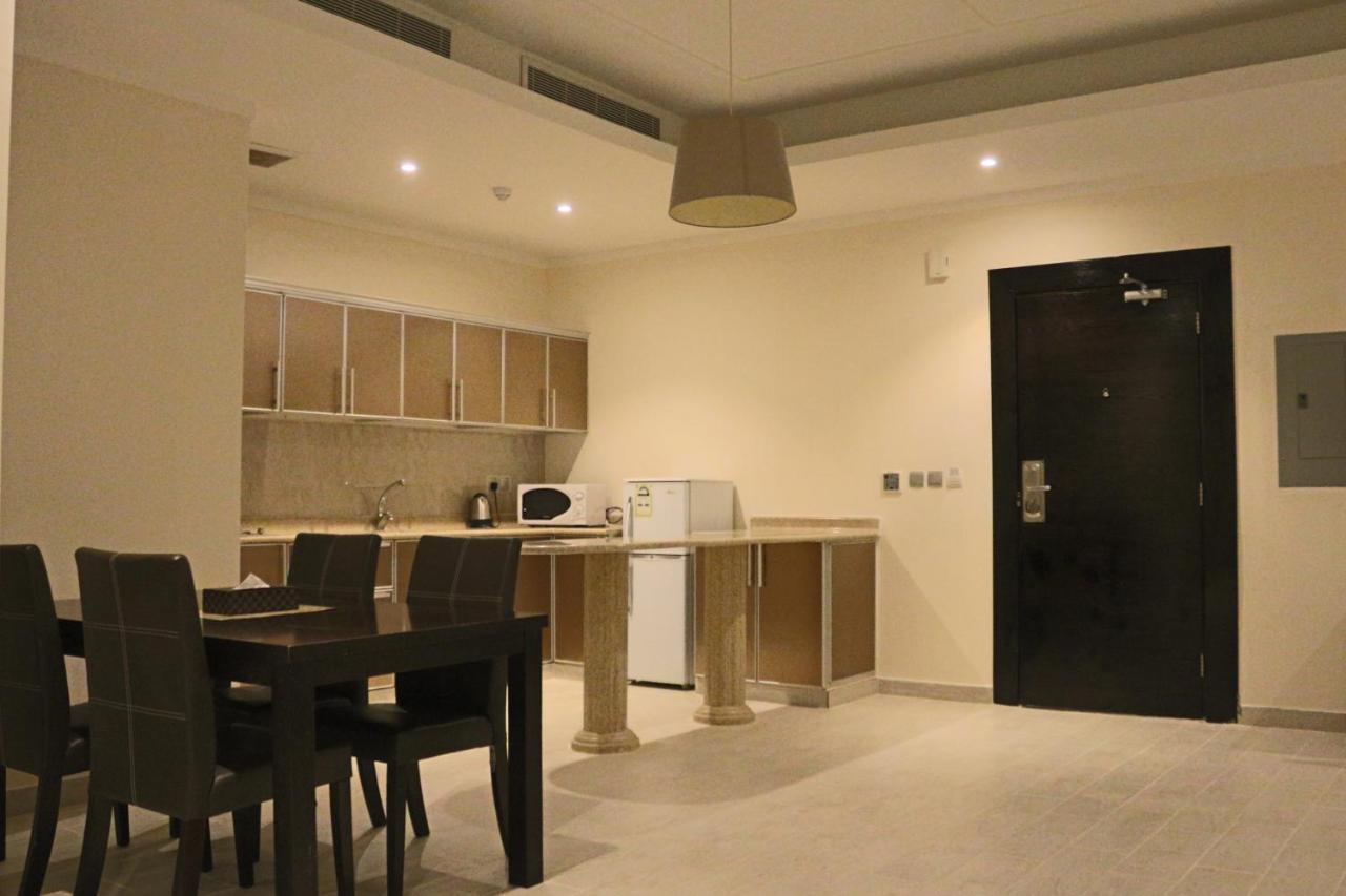 Valencia Hotel Suites Khobar Bagian luar foto