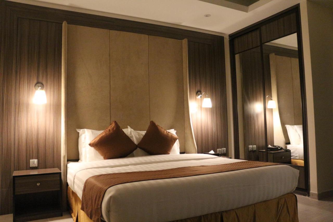 Valencia Hotel Suites Khobar Bagian luar foto