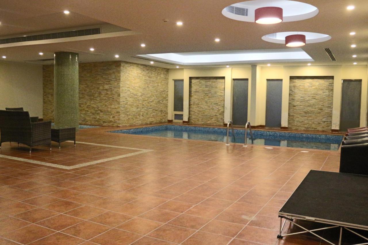 Valencia Hotel Suites Khobar Bagian luar foto