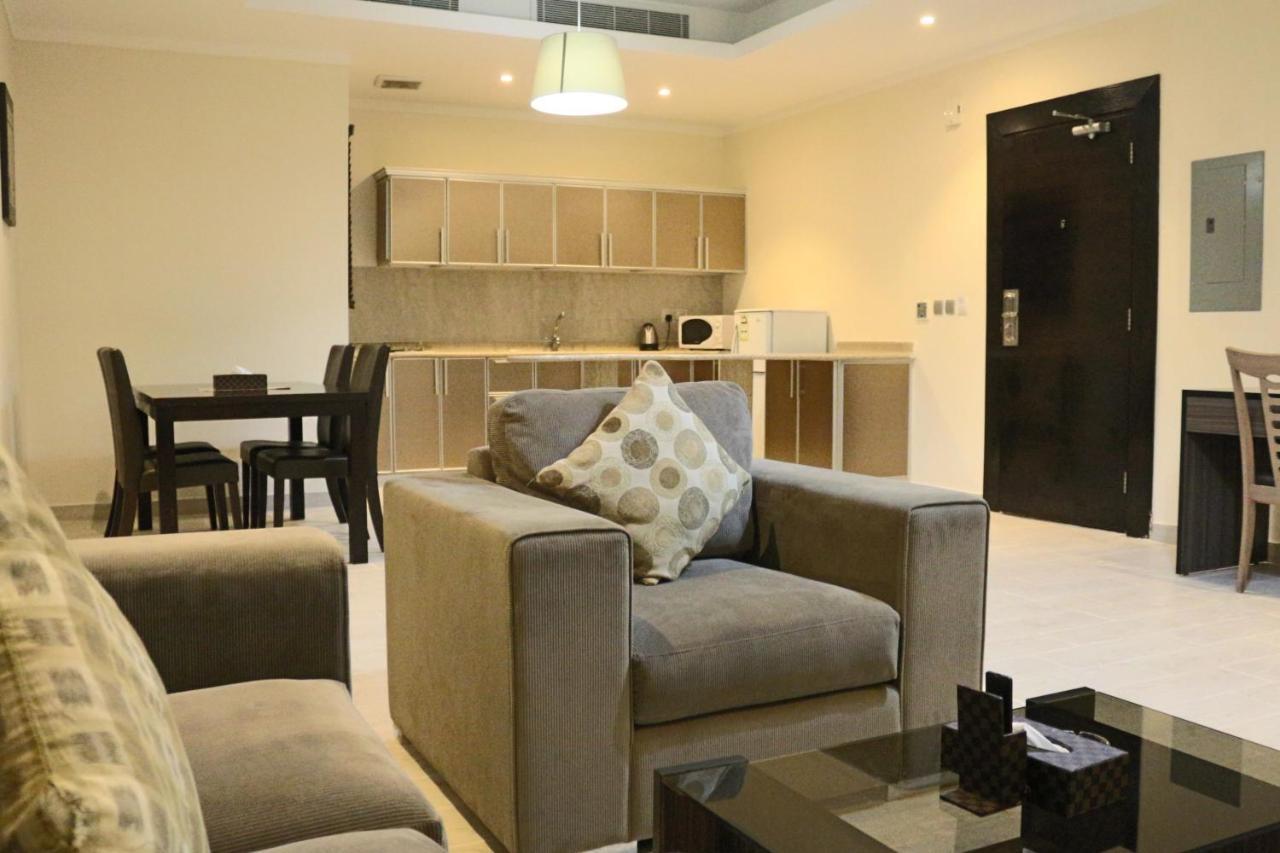 Valencia Hotel Suites Khobar Bagian luar foto