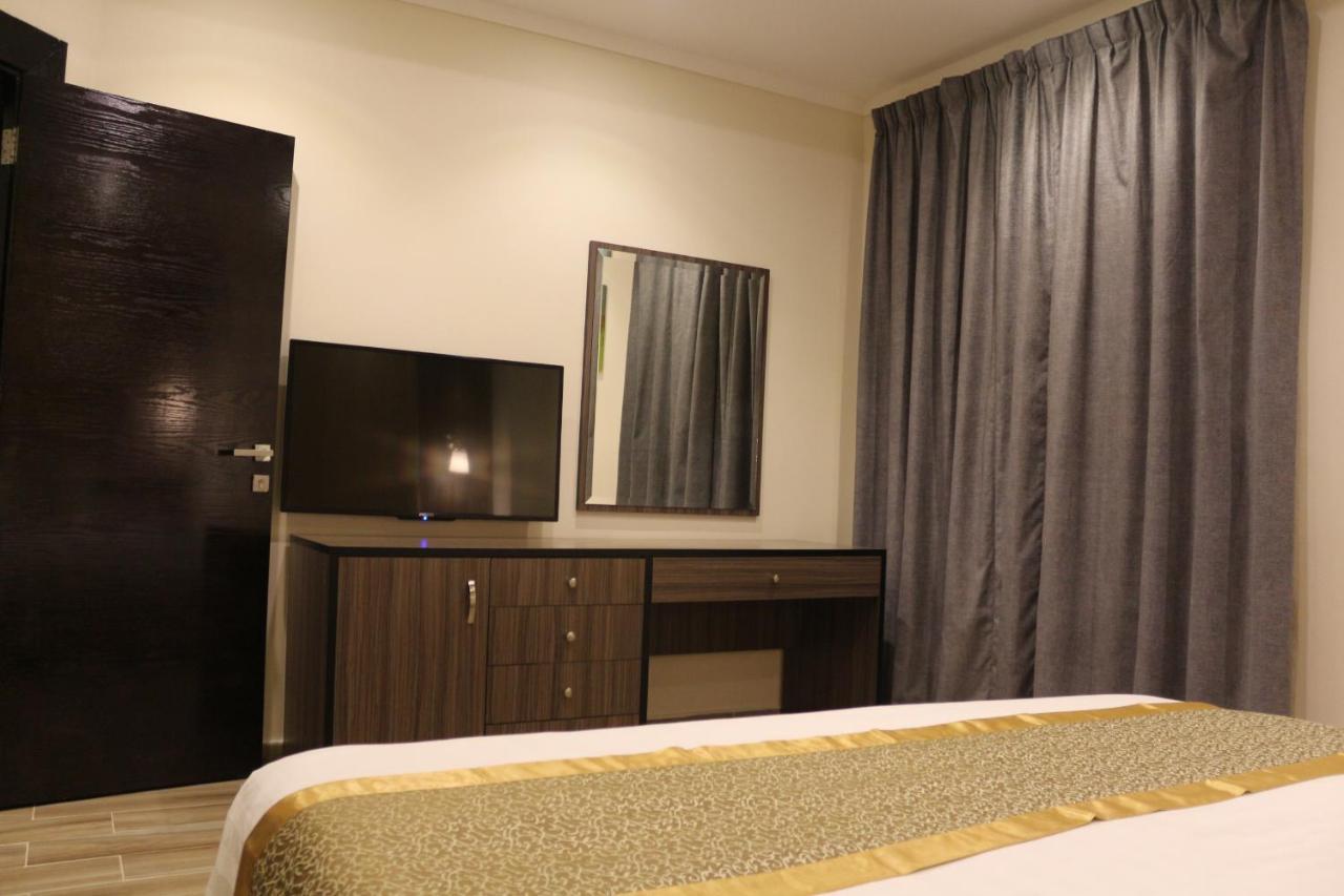 Valencia Hotel Suites Khobar Bagian luar foto